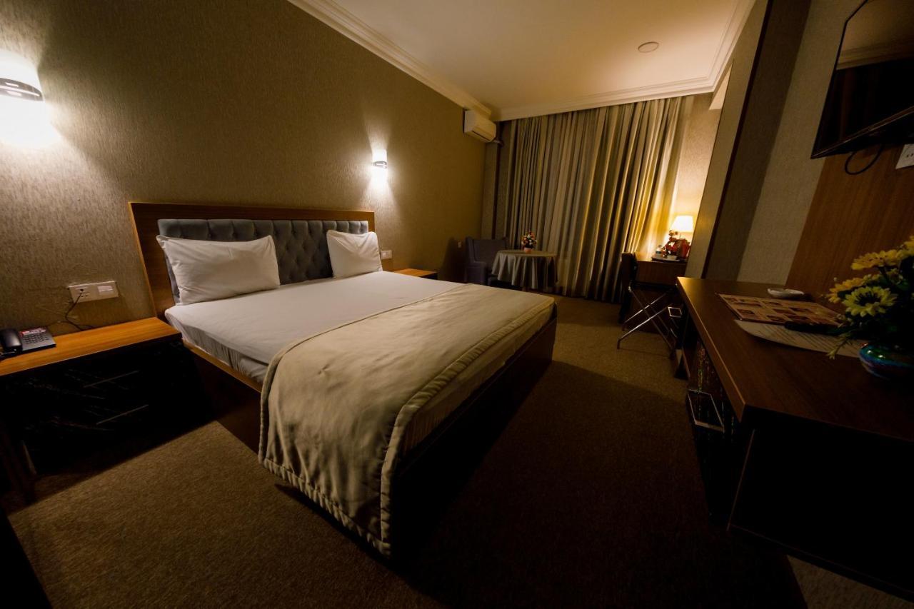 Royal Sapphire Hotel Баку Екстериор снимка